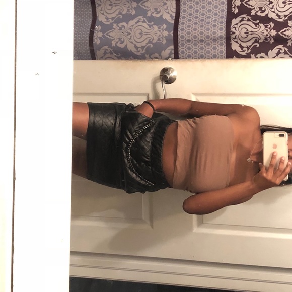 Black XS Skirt ( will fit ladies that’s XS-M) 🖤 - Picture 2 of 6